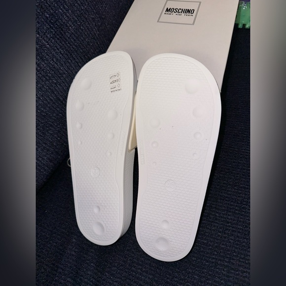 NEW MOSCHINO TEEN Beach sandals - Picture 6 of 7